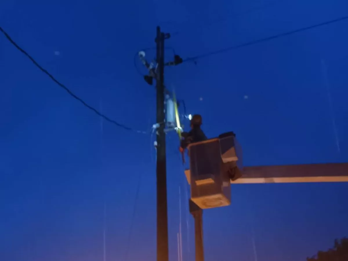 南投、名間4222戶停電 台電：午後雷雨 雷擊導致高壓線路斷線